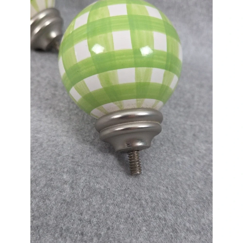 Pottery Barn Kids Green & White Gingham Resin Curtain Rod Finials Set of‎ 2